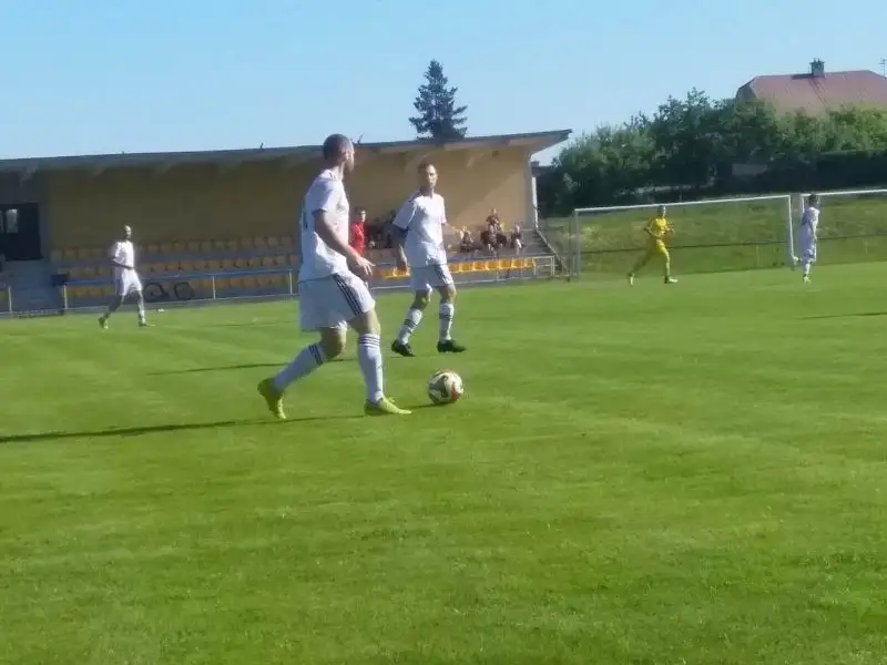 TJ Lokomotiva Louky : TJ Sokol Dolní Lutyně 4:2 (1:0)