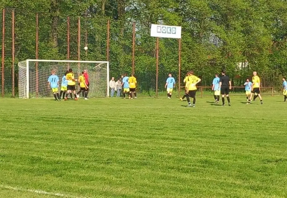 Baník OKD Doubrava : TJ Lokomotiva Louky 3:2 (1:1)