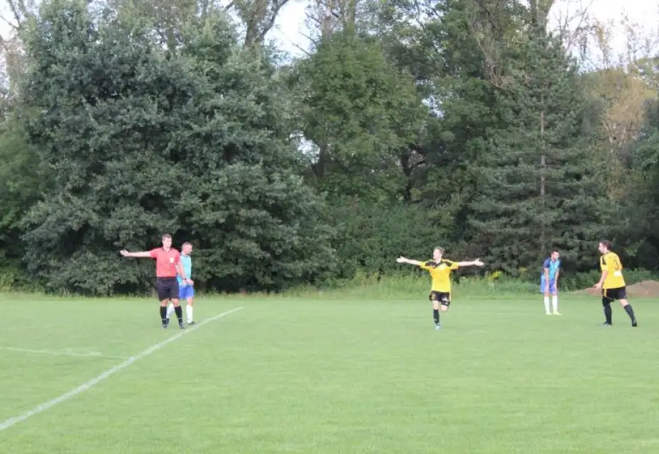 TJ Lokomotiva Louky : SK Slavoj Petřvald 4:4 (4:1)