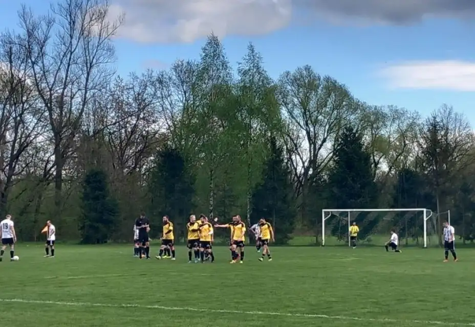 TJ Lokomotiva Louky : FK Těrlicko 4:2 (3:1)